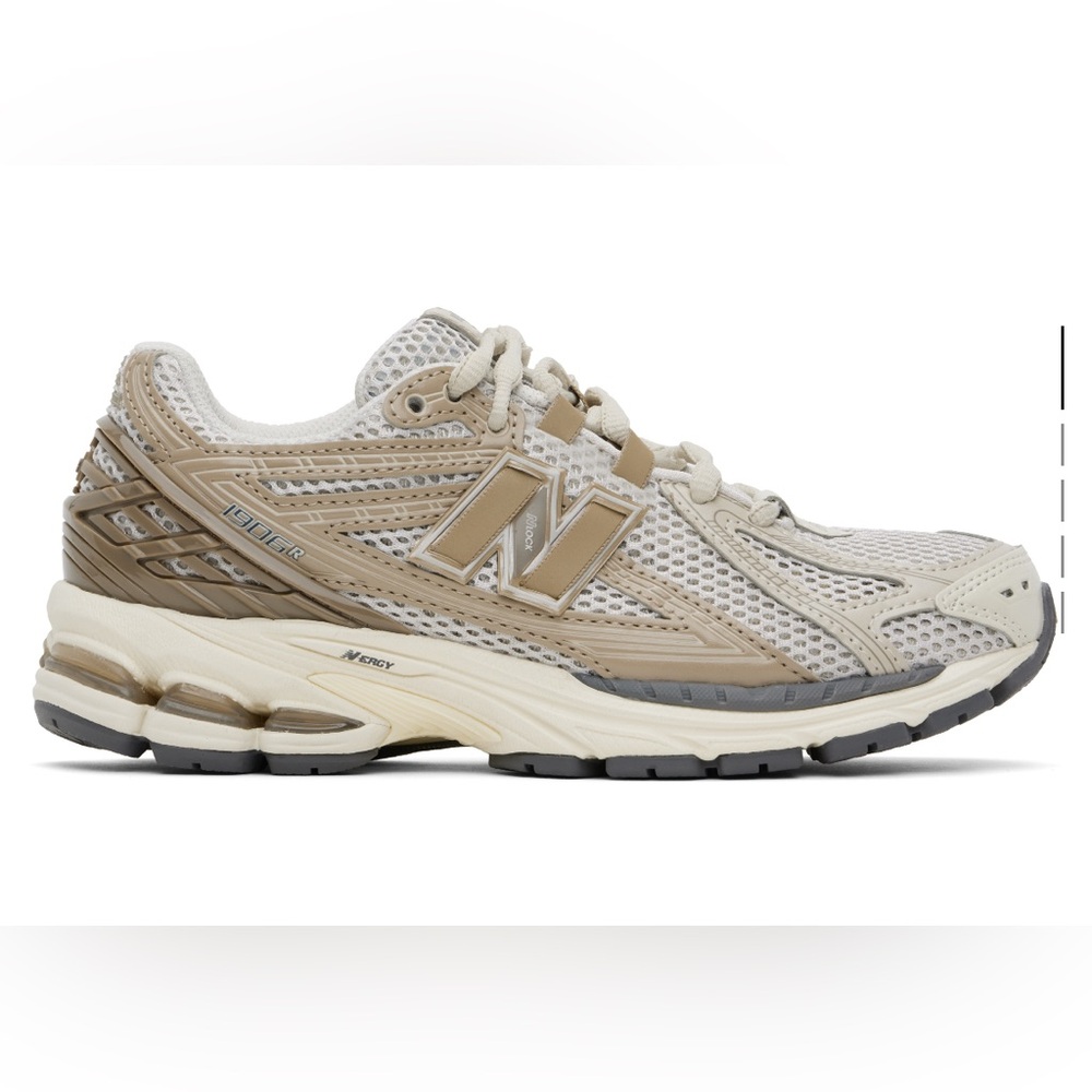 NWT in box, sz W8 M6.5 New Balance 1906r Sneakers